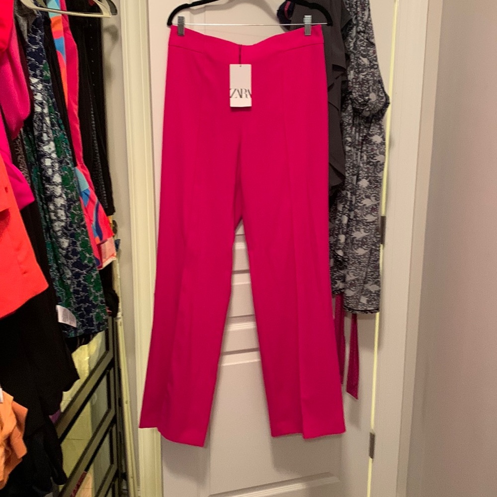 Beautiful Zara fuchsia/ bright pink pants size Large still has tags